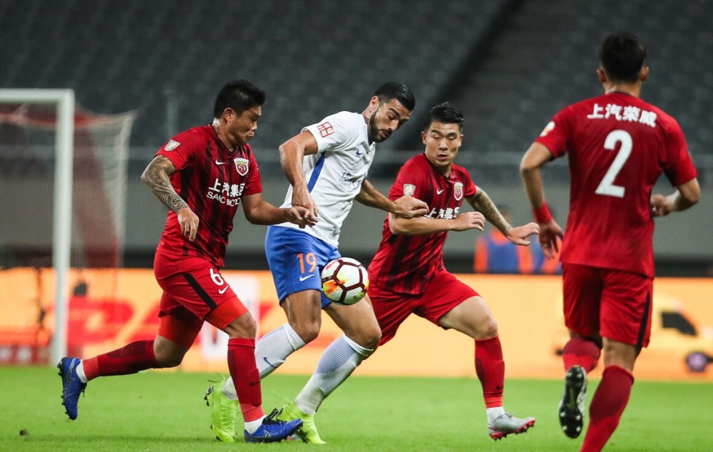 多伦多猛龙集结日队长鼓劲，志在中超名次提升，引发热议，团队化学反应显著